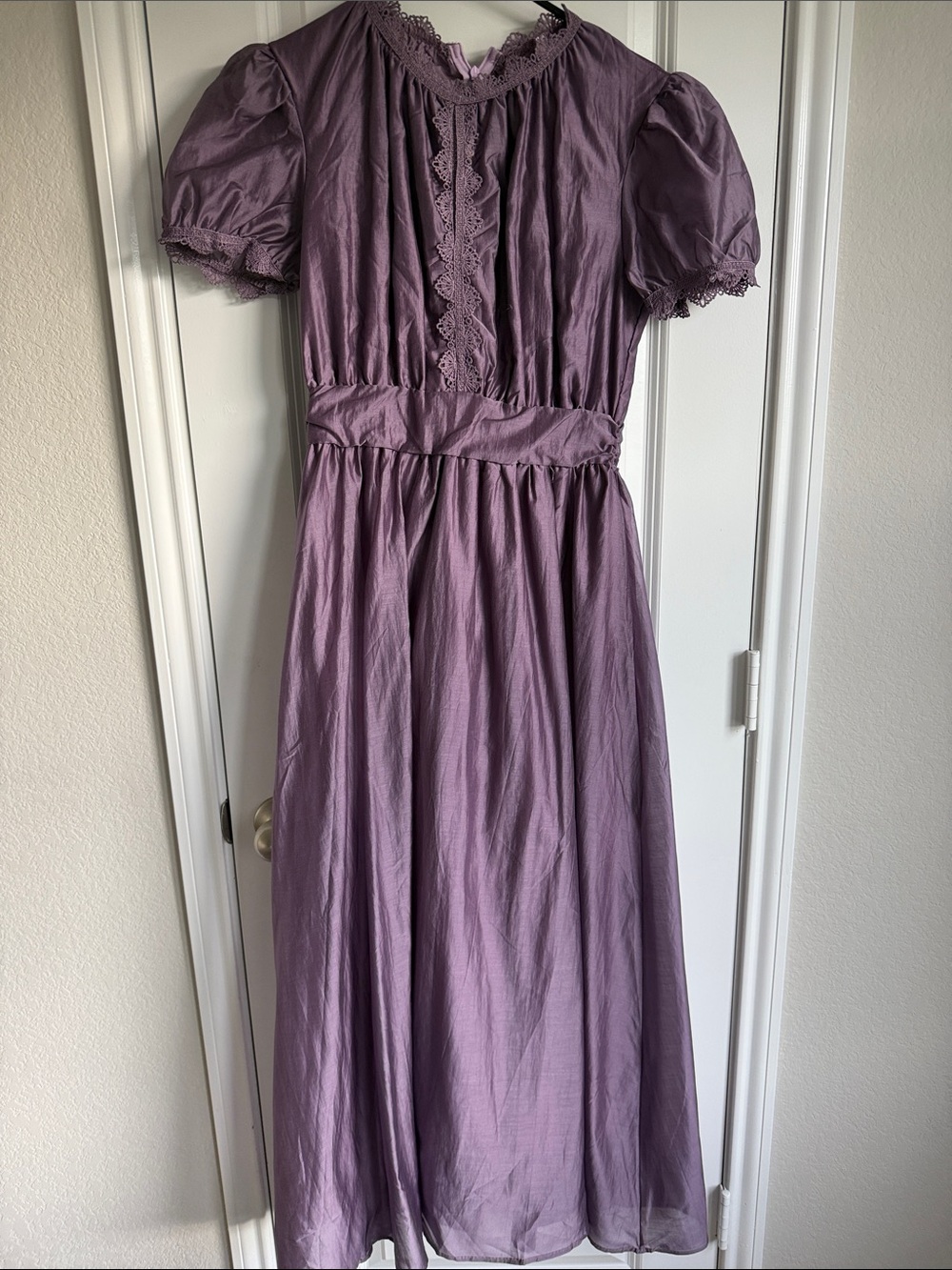 Girls' Lavender Puff Sleeve Dress with Lace Trim
